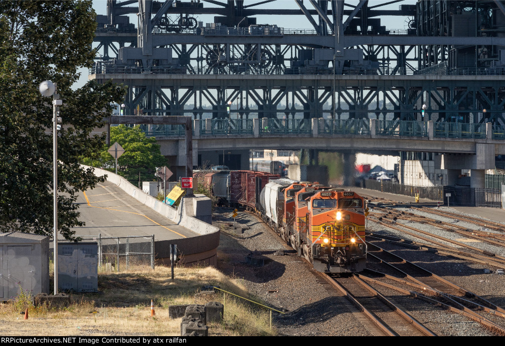 BNSF 4657